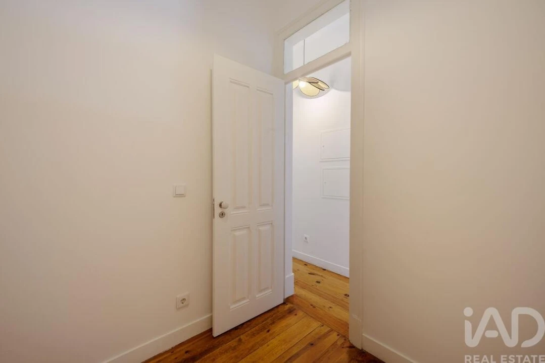 Apartamento T1 para Venda em Campolide Foto 9