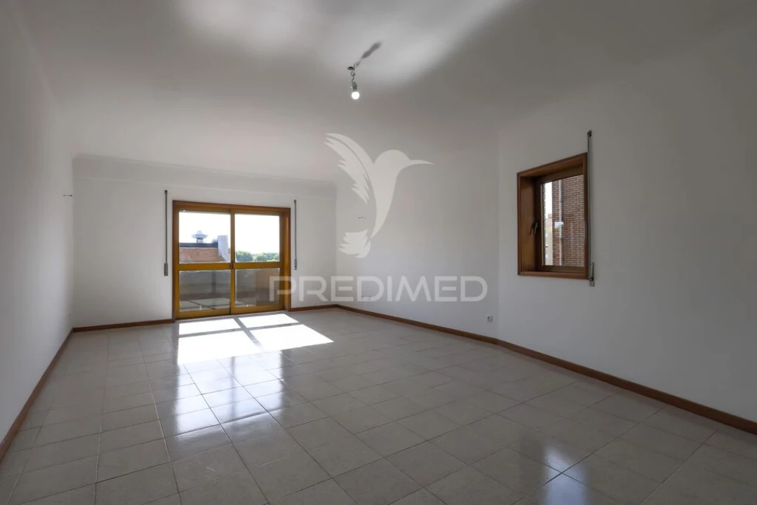 Apartamento T3 para Venda em Custóias, Leça do Balio e Guifões Foto 1