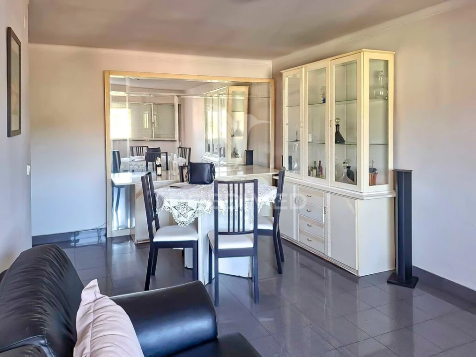 Apartamento T2 para Venda em Santo António dos Cavaleiros e Frielas Foto 13