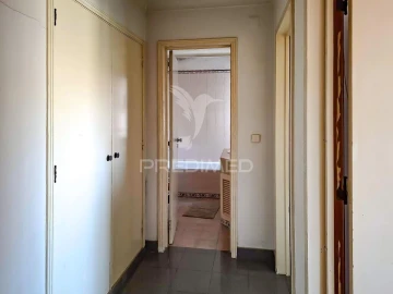 Apartamento T2 para Venda em Santo António dos Cavaleiros e Frielas