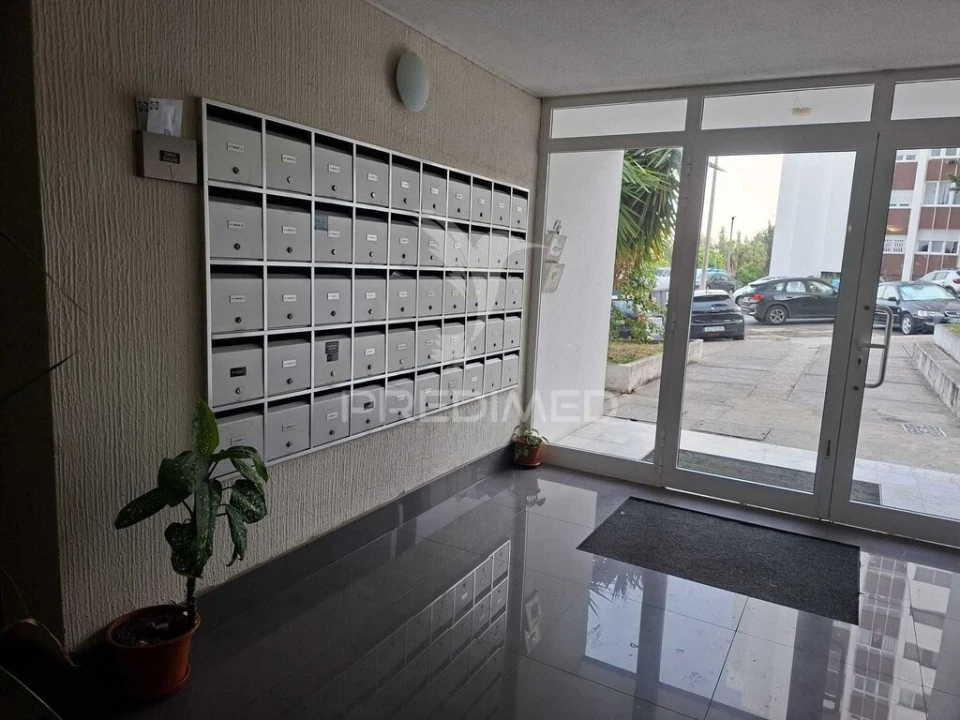 Apartamento T2 para Venda em Santo António dos Cavaleiros e Frielas Foto 19