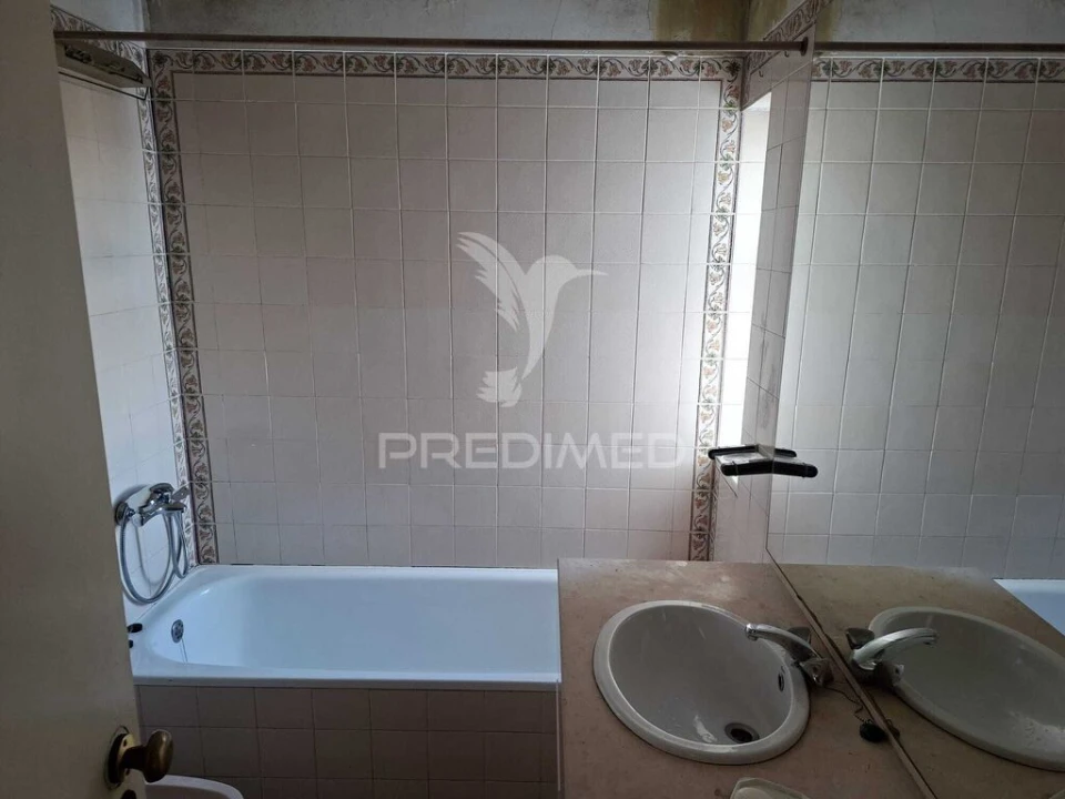 Apartamento T2 para Venda em Santo António dos Cavaleiros e Frielas Foto 12