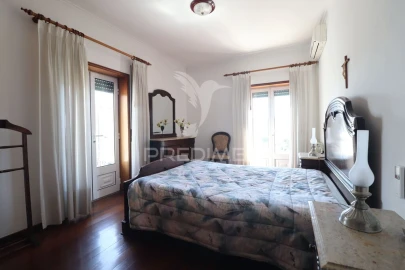 Moradia T3 para Venda em Vila Verde e Barbudo