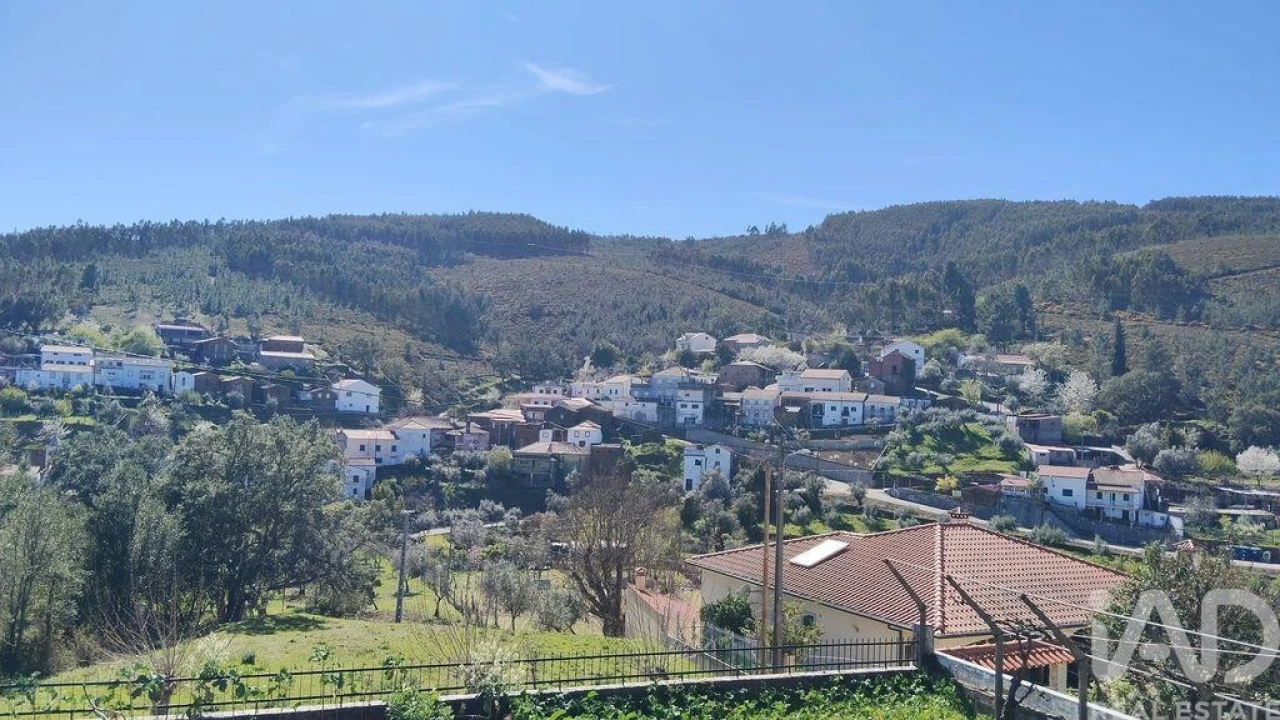 Moradia T3 para Venda em Alvares Foto 3