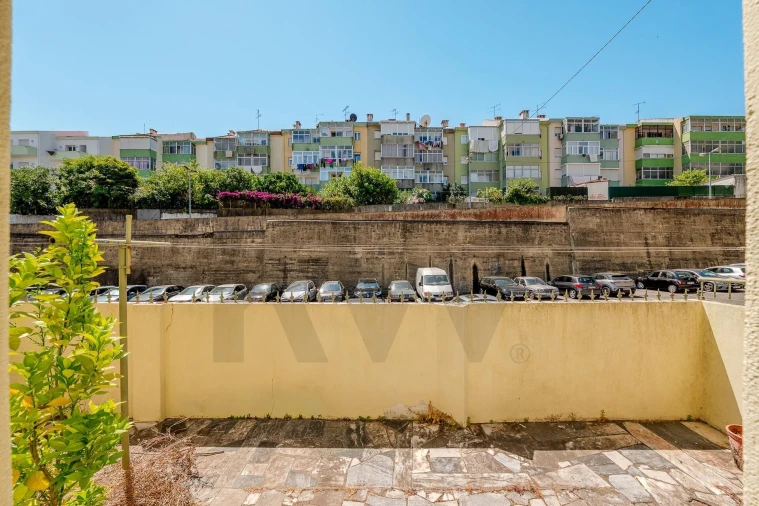 Apartamento T4 para Venda em Alfragide Foto 24