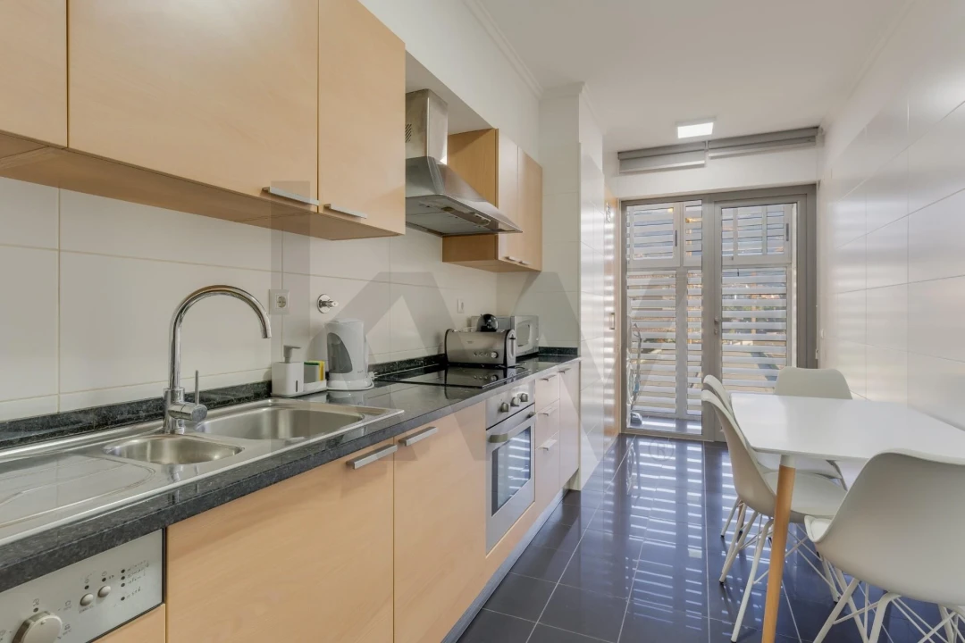 Apartamento T3 para Arrendamento em São Martinho Foto 16