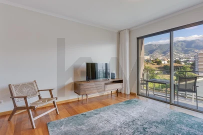 Apartamento T3 para Arrendamento em São Martinho