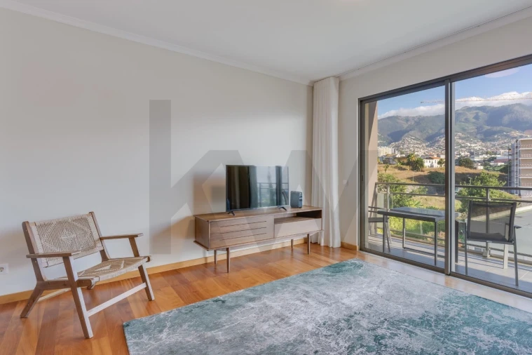 Apartamento T3 para Arrendamento em São Martinho Foto 3
