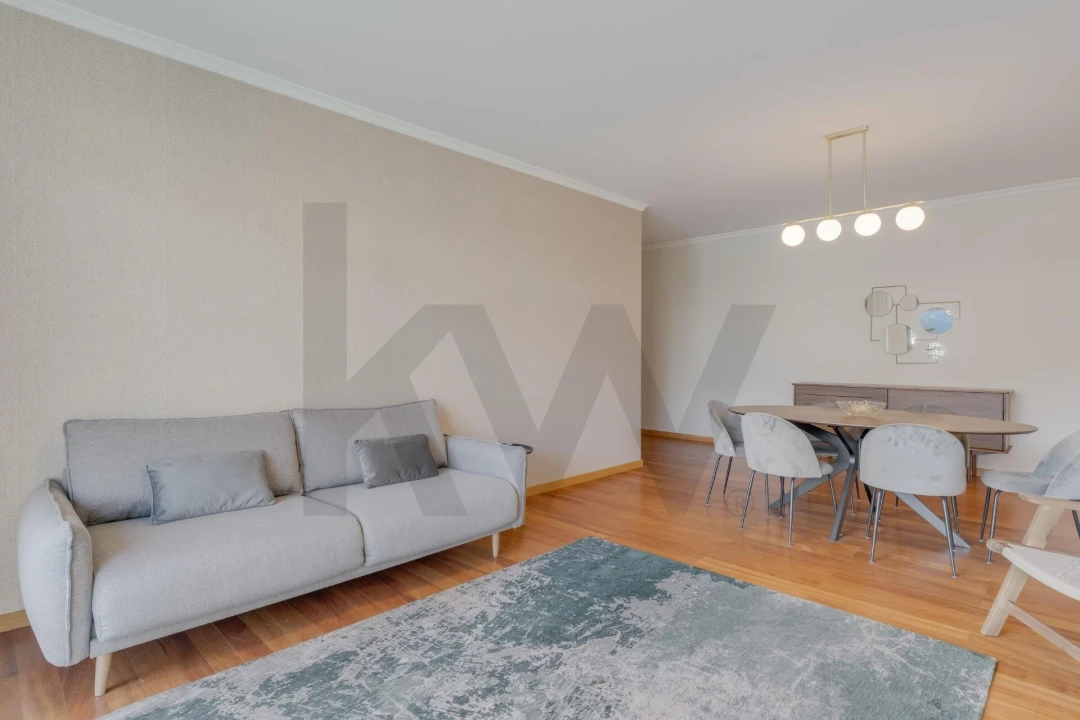 Apartamento T3 para Arrendamento em São Martinho Foto 4