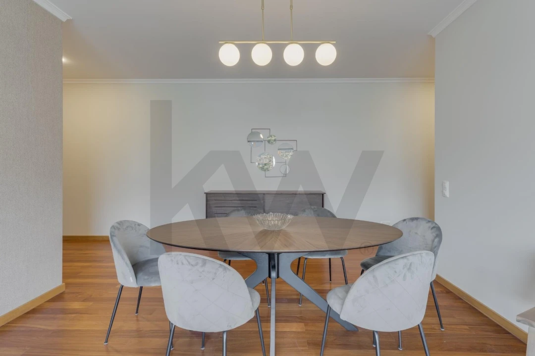 Apartamento T3 para Arrendamento em São Martinho Foto 7