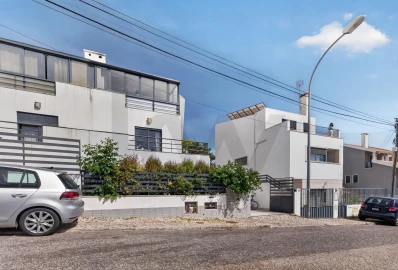Moradia T3 para Venda em Oeiras e São Julião da Barra, Paço de Arcos e Caxias