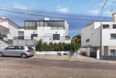 Moradia T3 para Venda em Oeiras e São Julião da Barra, Paço de Arcos e Caxias