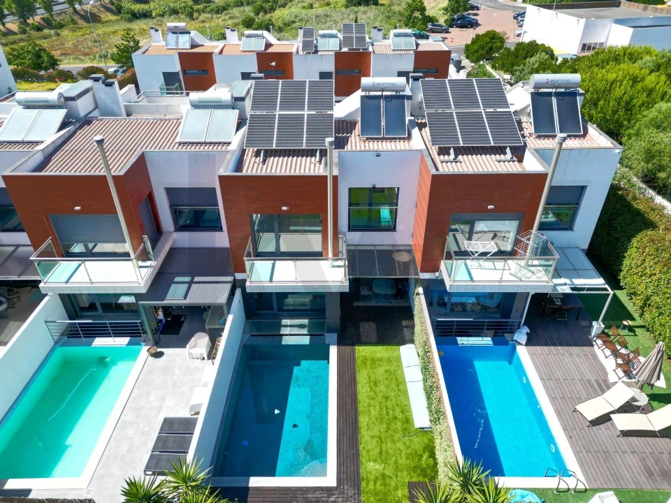 Moradia T3 para Venda em Porto Salvo Foto 1