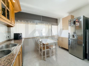 Apartamento T3 para Venda em Baixa da Banheira e Vale da Amoreira