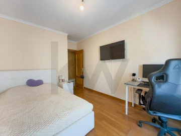 Apartamento T3 para Venda em Baixa da Banheira e Vale da Amoreira