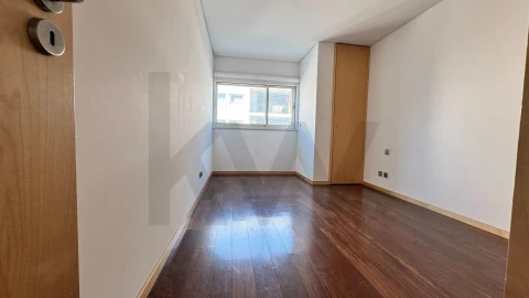 Apartamento T2 para Venda em Requeixo, Nossa Senhora de Fátima e Nariz