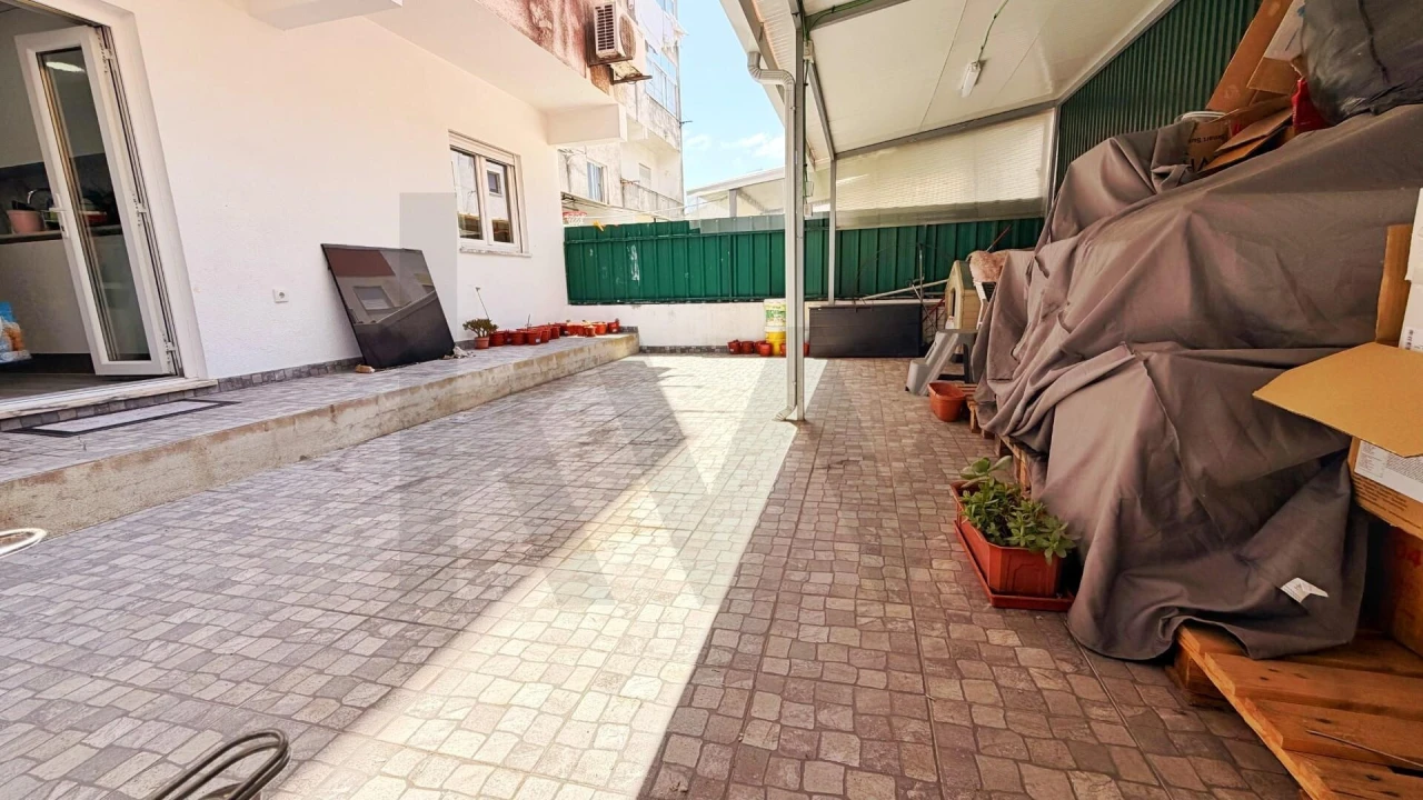 Apartamento T2 para Venda em Quinta do Conde Foto 16