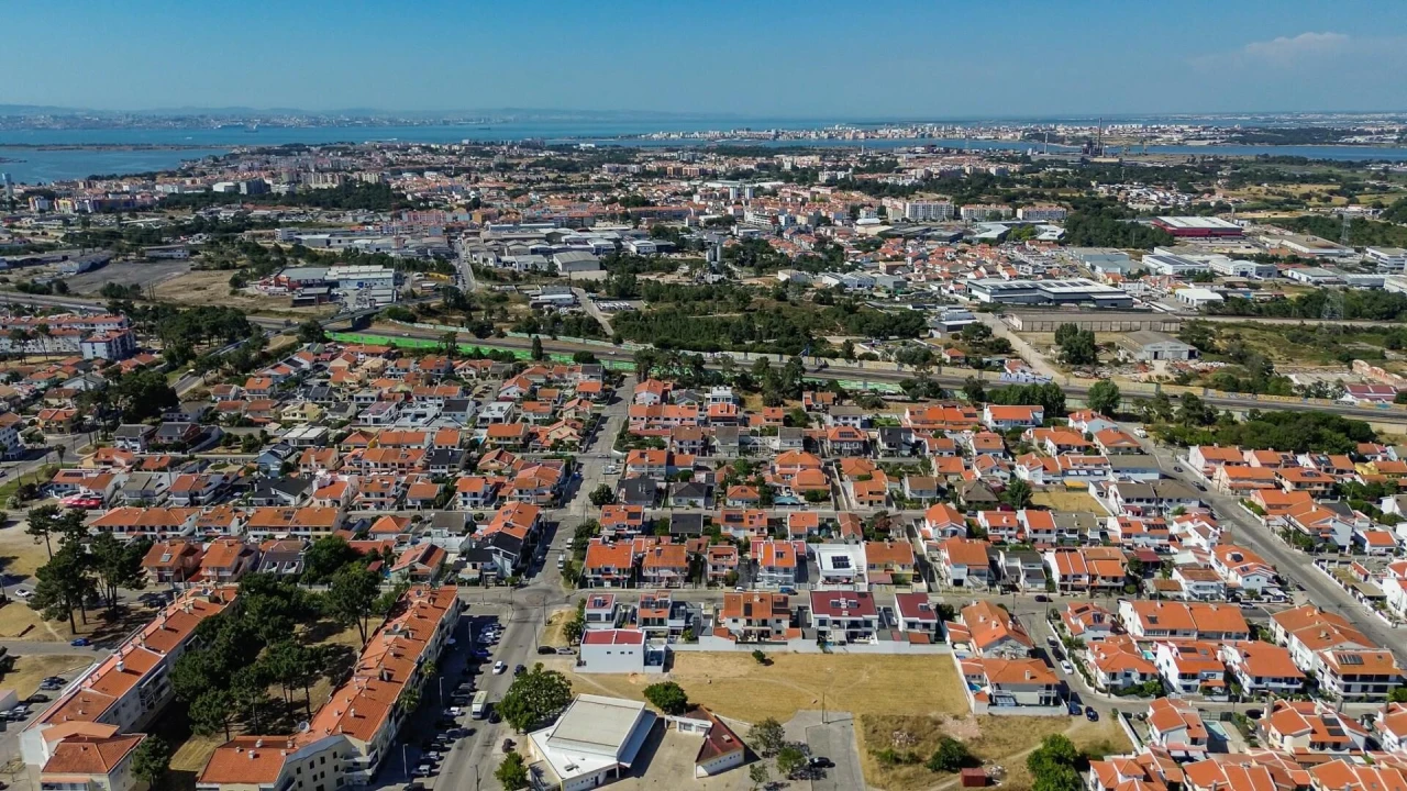 Moradia T4 para Venda em Seixal, Arrentela e Aldeia de Paio Pires Foto 65