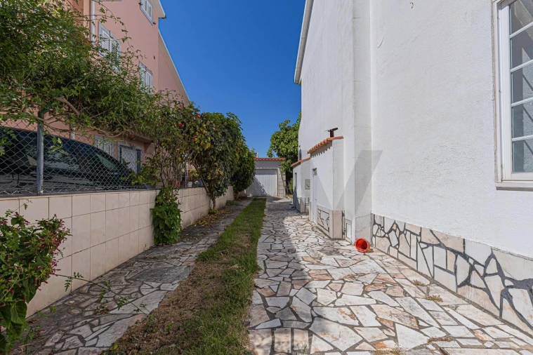 Moradia T4 para Venda em Seixal, Arrentela e Aldeia de Paio Pires Foto 24