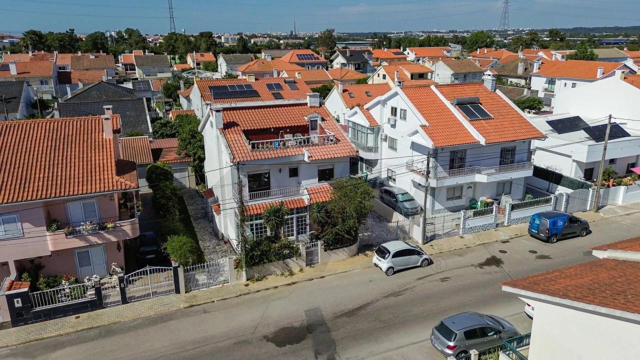 Moradia T4 para Venda em Seixal, Arrentela e Aldeia de Paio Pires Foto 2