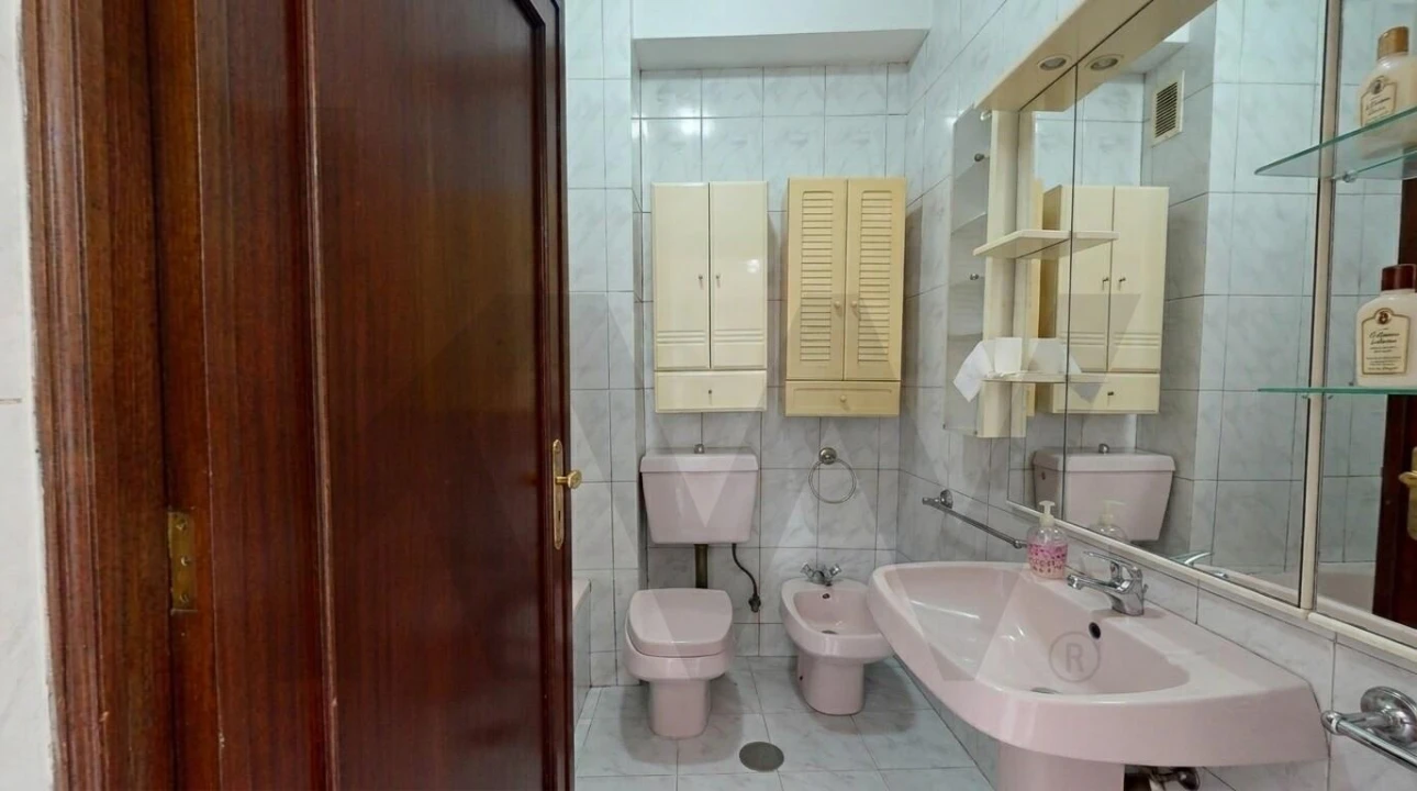 Apartamento T2 para Venda em Espinho Foto 13