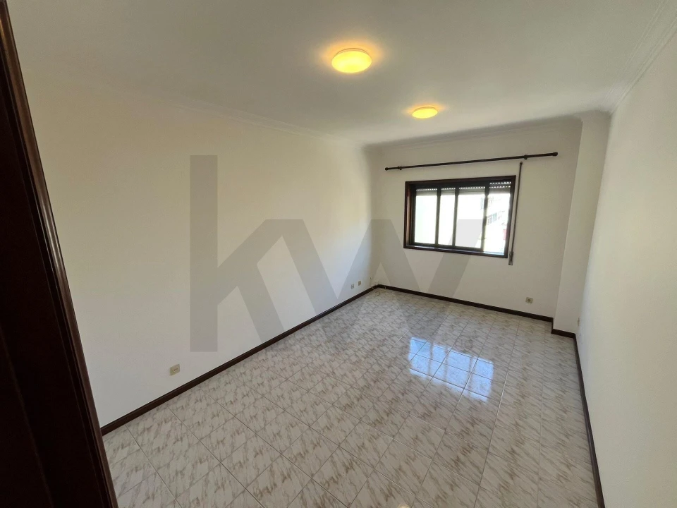 Apartamento T2 para Venda em Espinho Foto 6