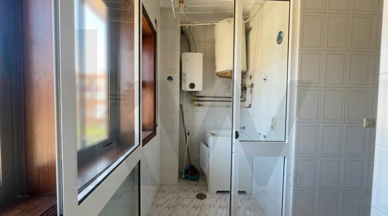 Apartamento T2 para Venda em Espinho Foto 7