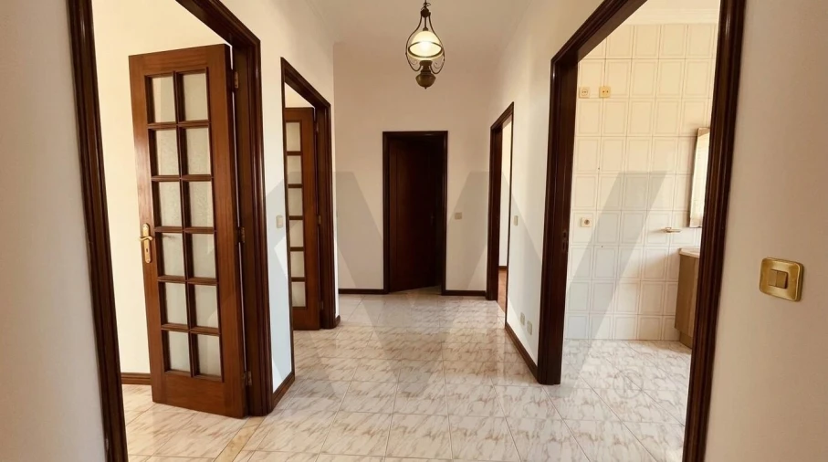 Apartamento T2 para Venda em Espinho Foto 5