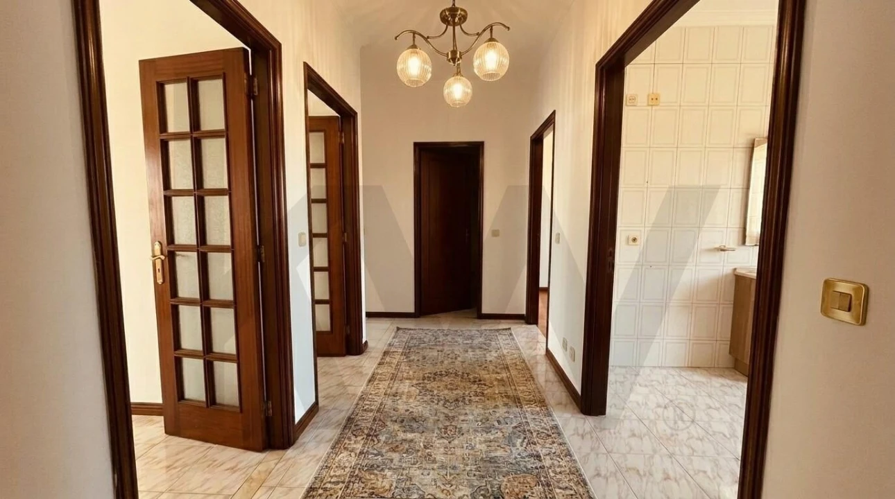 Apartamento T2 para Venda em Espinho Foto 6