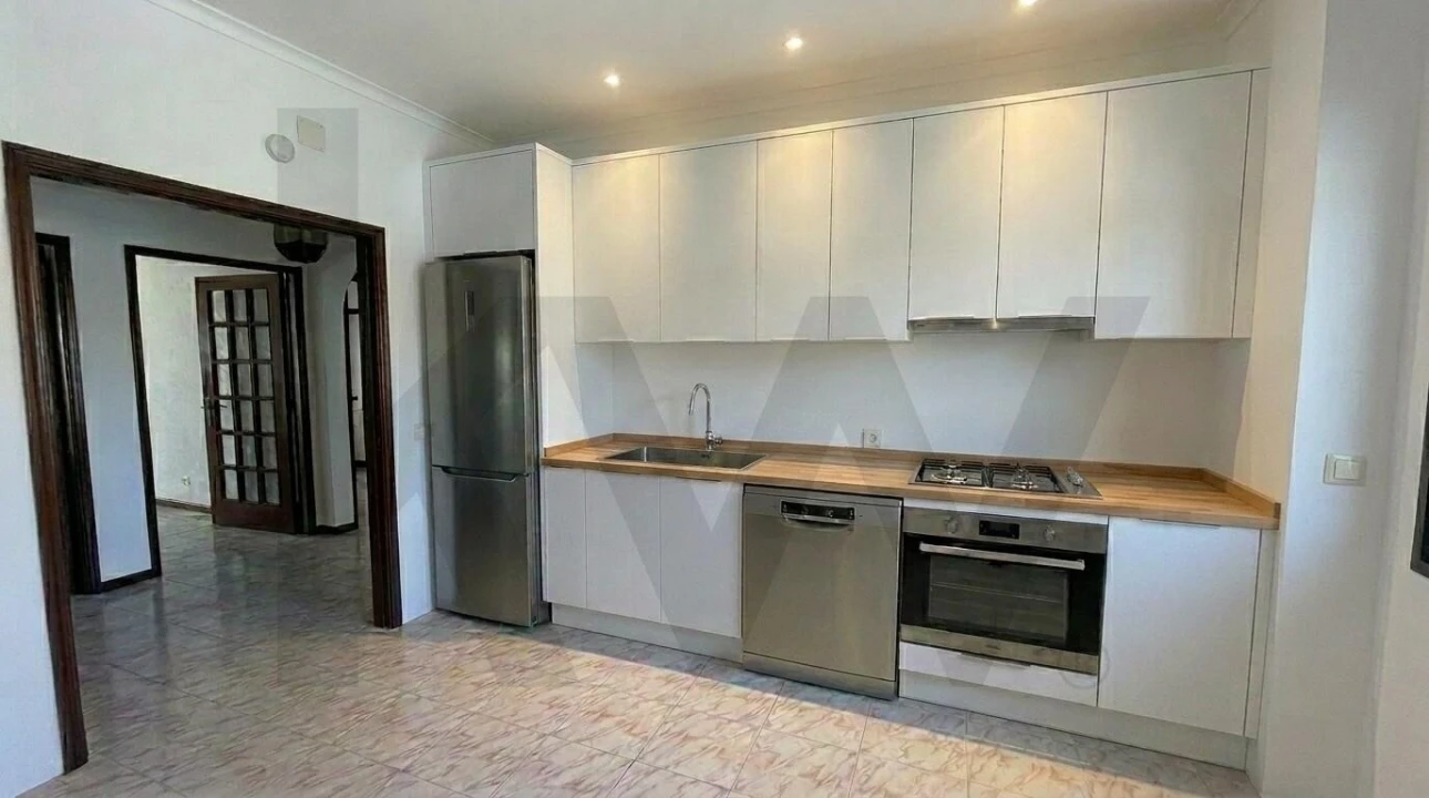 Apartamento T2 para Venda em Espinho Foto 4