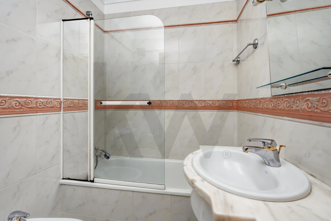 Apartamento T3 para Venda em Carcavelos e Parede Foto 29