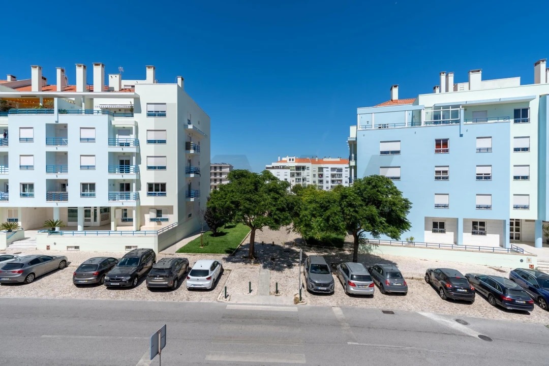 Apartamento T3 para Venda em Carcavelos e Parede Foto 41