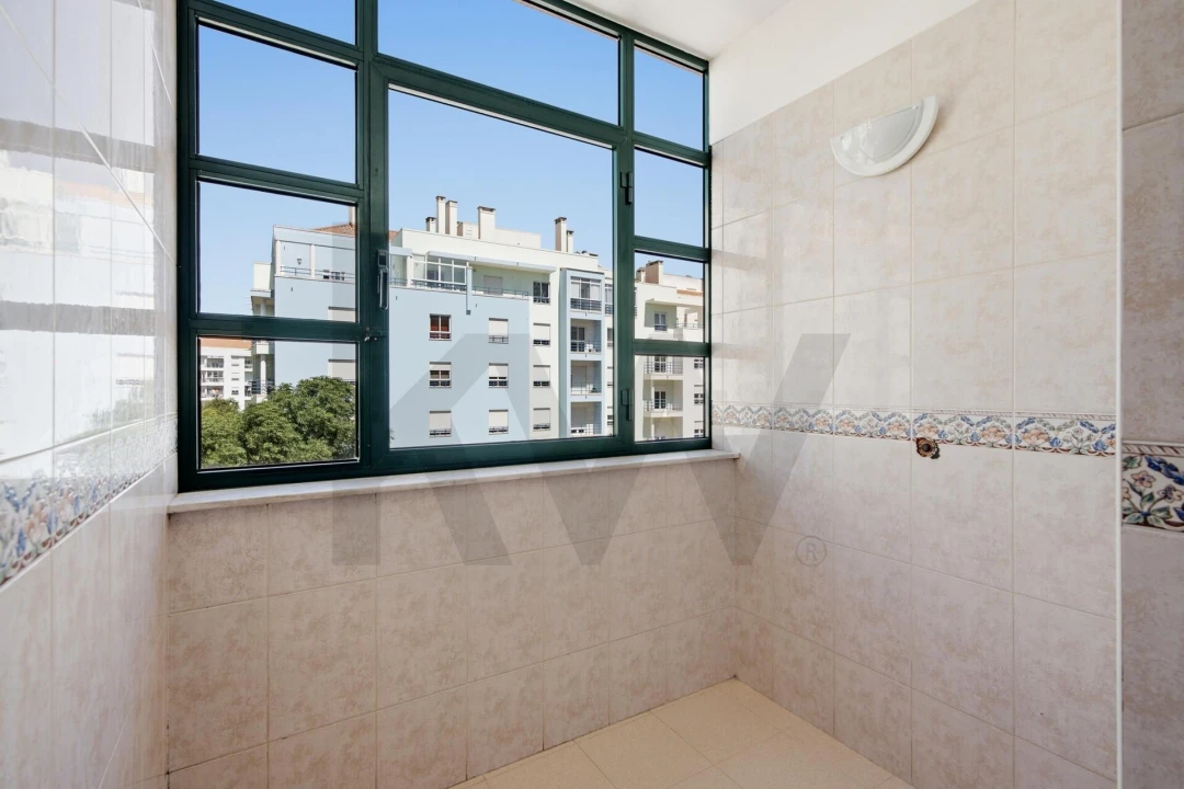 Apartamento T3 para Venda em Carcavelos e Parede Foto 3