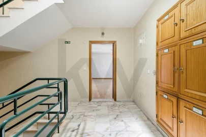 Apartamento T3 para Venda em Carcavelos e Parede