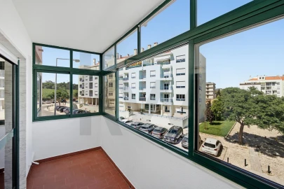 Apartamento T3 para Venda em Carcavelos e Parede