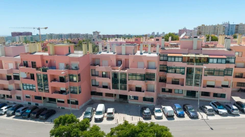 Apartamento T3 para Venda em Carcavelos e Parede
