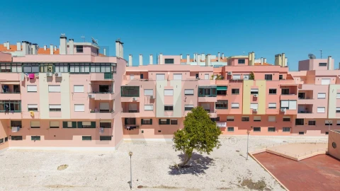 Apartamento T3 para Venda em Carcavelos e Parede