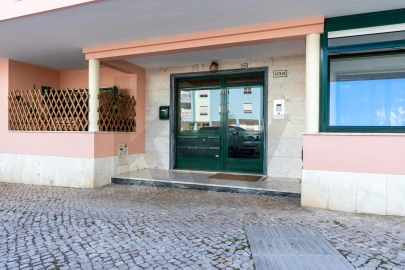 Apartamento T3 para Venda em Carcavelos e Parede