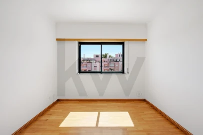 Apartamento T3 para Venda em Carcavelos e Parede
