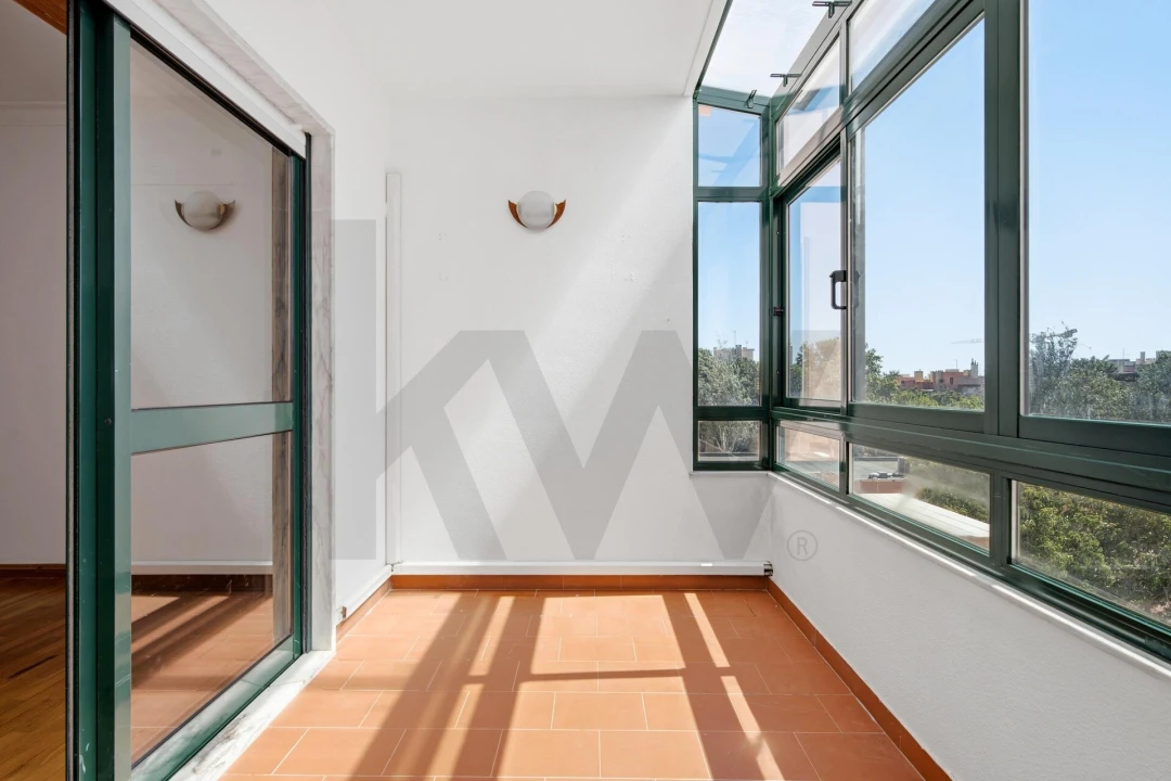 Apartamento T3 para Venda em Carcavelos e Parede Foto 26