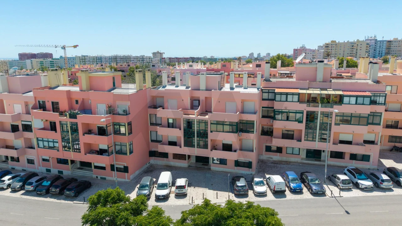 Apartamento T3 para Venda em Carcavelos e Parede Foto 42