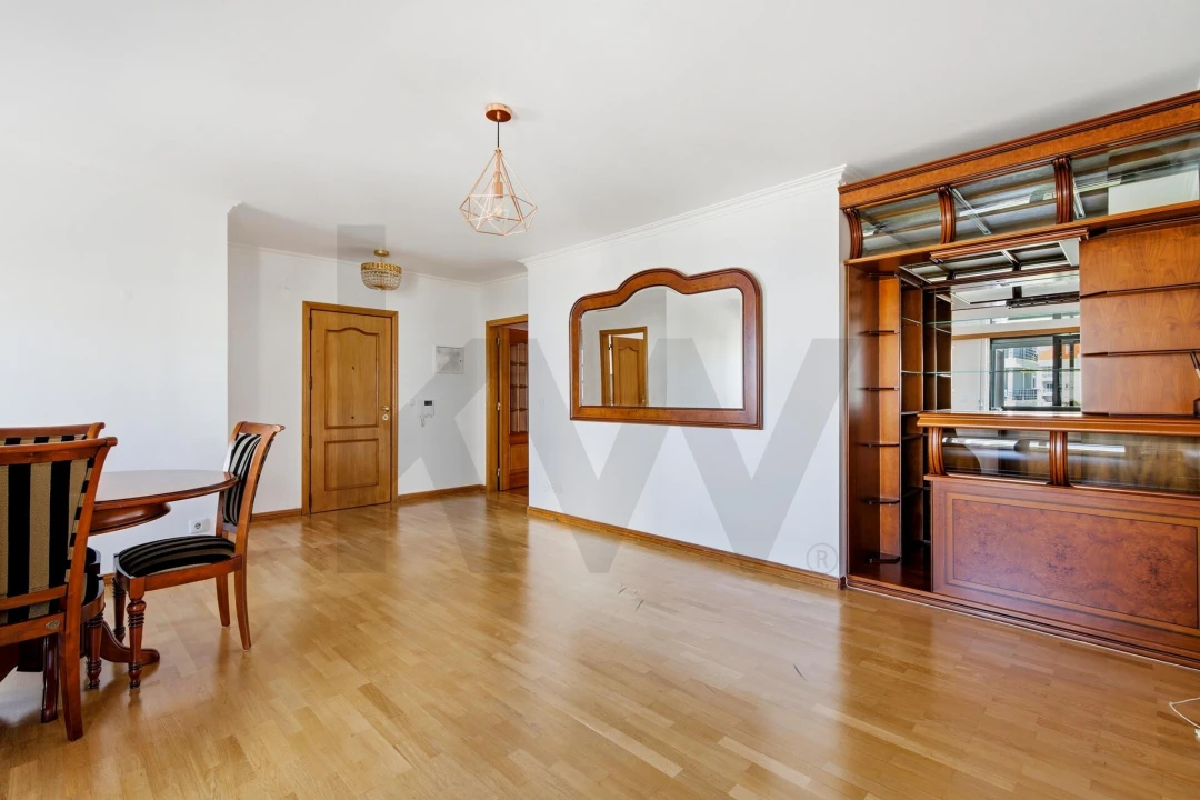 Apartamento T3 para Venda em Carcavelos e Parede Foto 14