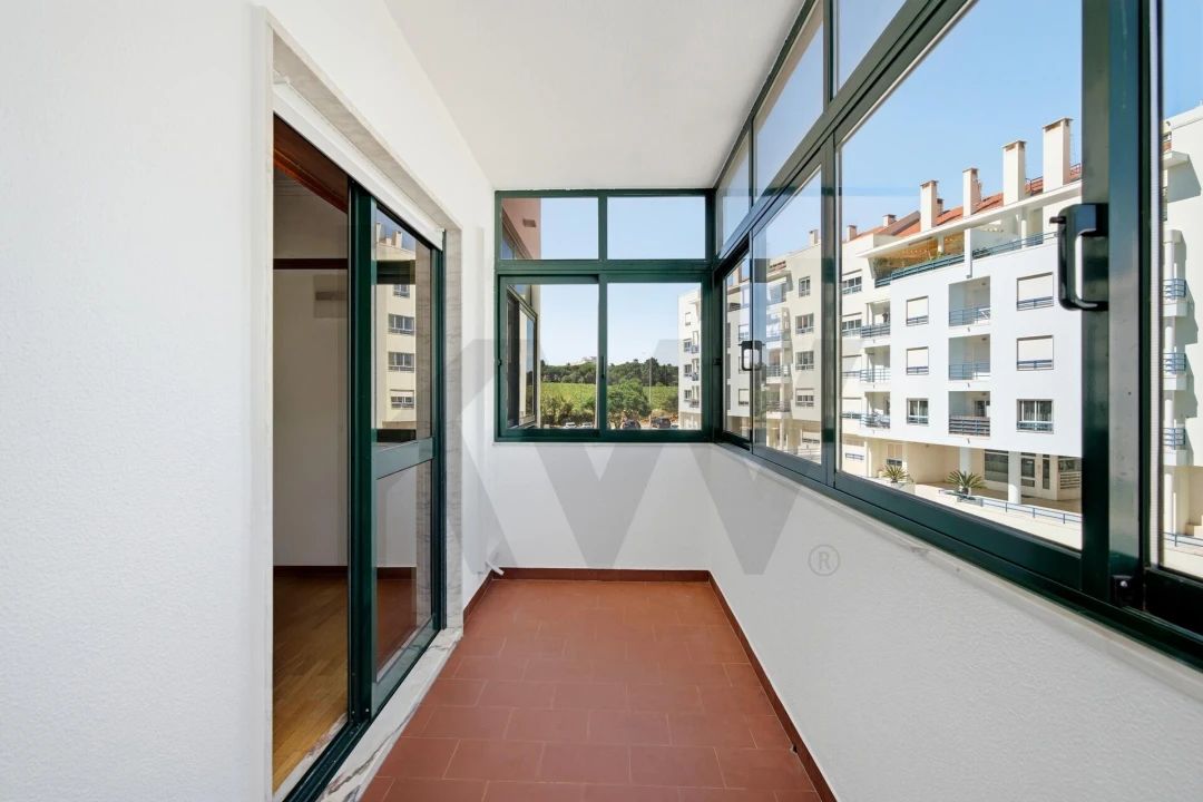 Apartamento T3 para Venda em Carcavelos e Parede Foto 13