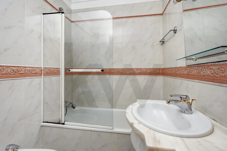 Apartamento T3 para Venda em Carcavelos e Parede Foto 29