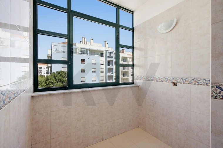 Apartamento T3 para Venda em Carcavelos e Parede Foto 3