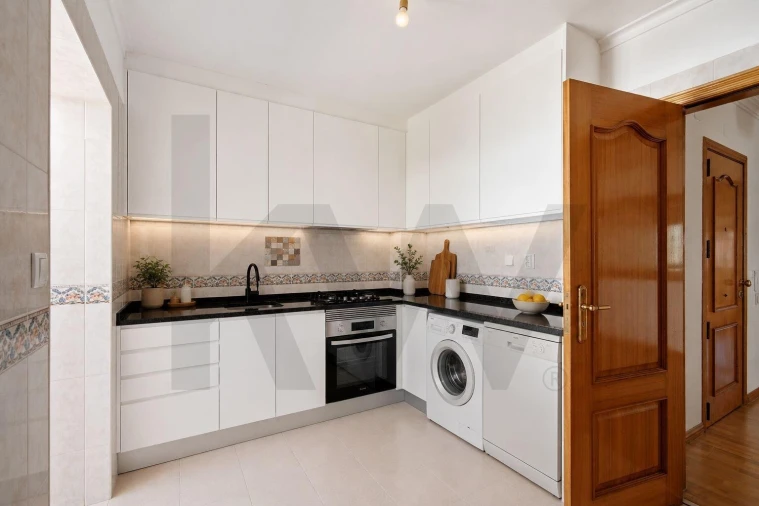 Apartamento T3 para Venda em Carcavelos e Parede Foto 2