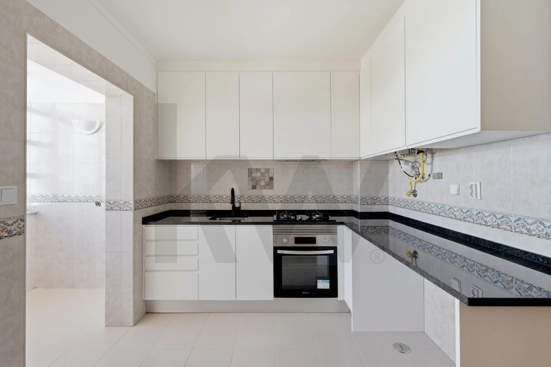 Apartamento T3 para Venda em Carcavelos e Parede Foto 1
