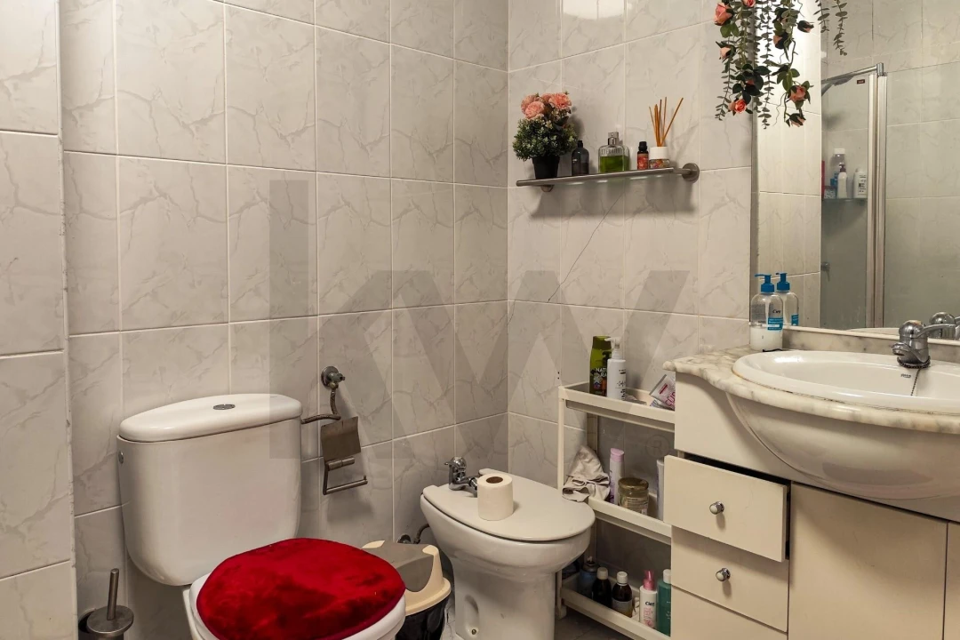 Apartamento T2 para Venda em Rio Tinto Foto 16