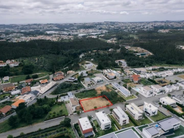 Terreno para Venda em Nogueira do Cravo e Pindelo