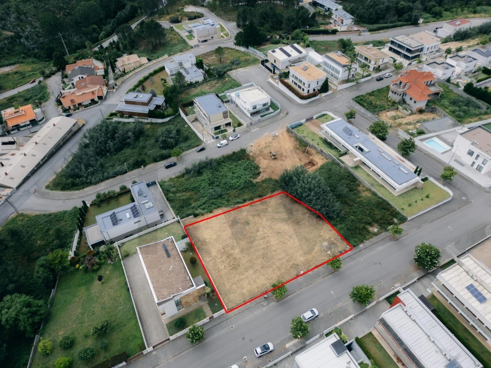 Terreno para Venda em Nogueira do Cravo e Pindelo Foto 1
